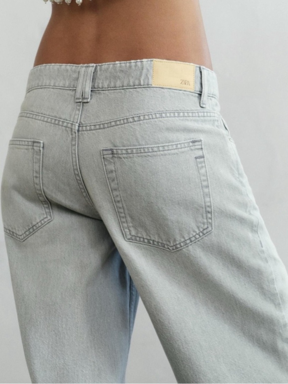 Zara Z1975 Mid-Rise Wide Leg Jeans ✨
NWOT • Size 27 / US 4 - Picture 3 of 8